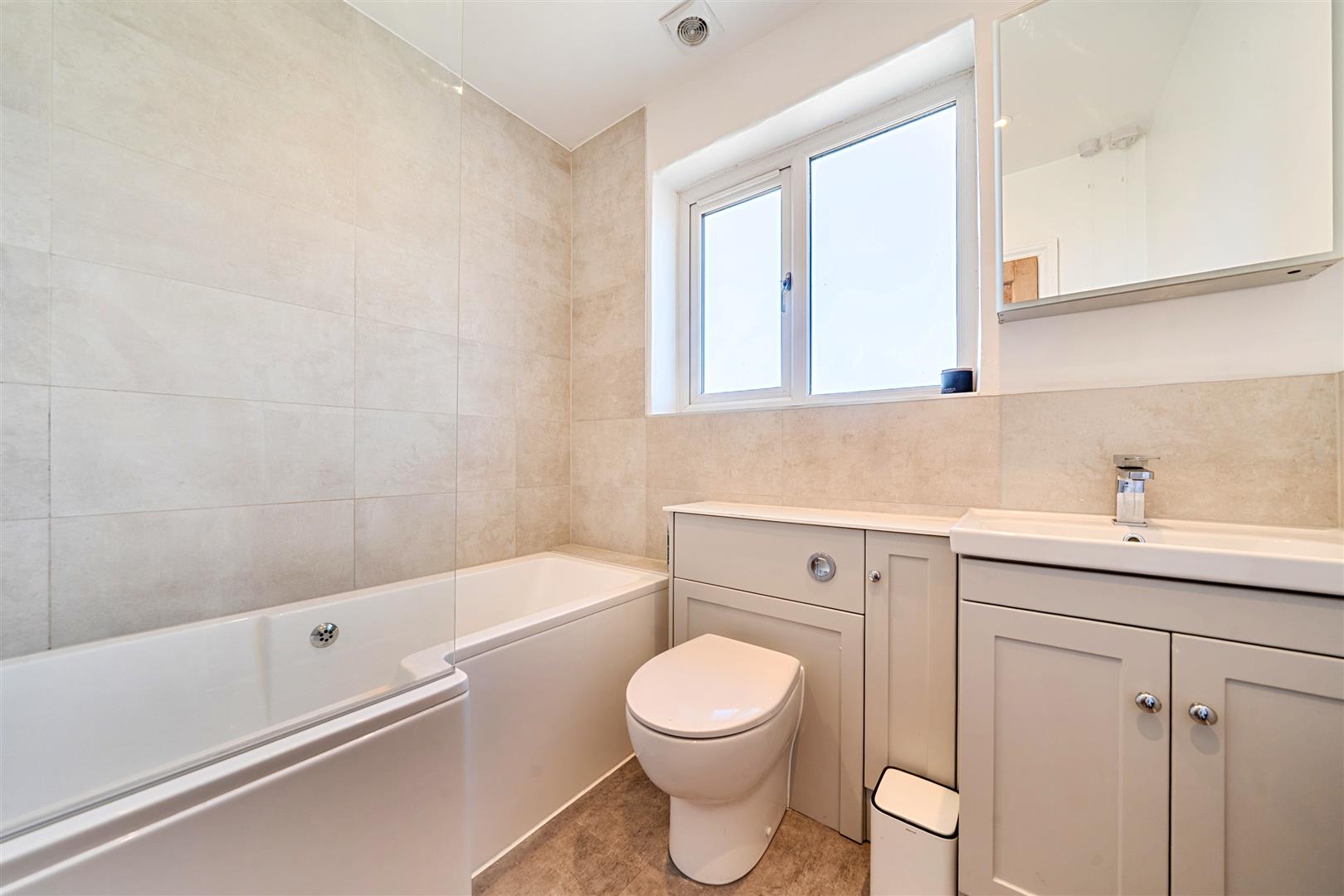 Chalfont, Bath Road, 